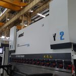 ترمز پرس هیدرولیک هیدرولیک 6 محور 200 تن 3100 میلیمتر برای CNC backgauge XR Z1 محور Z2